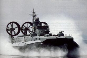 ΠΤΜ/ZUBR ΤΟΥ ΠΟΛΕΜΙΚΟΥ ΝΑΥΤΙΚΟΥ ΣΕ ΑΣΚΗΣΗ