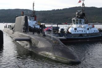 ΑΠΟΦΑΣΙΣΜΕΝΗ Η ΒΡΕΤΑΝΙΑ: "Θα αυξήσουμε την πυρηνική μας δύναμη"