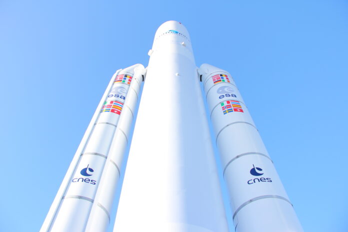 Η Γαλλία εκτόξευσε στρατιωτικό δορυφόρο με αυξημένες δυνατότητες