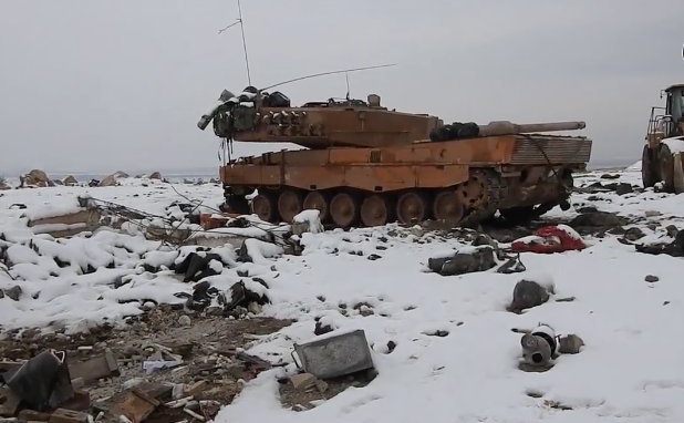 Τουρκικά Leopard 2A4 (LEO2A4) μετα την καταληψή τους απο εξτρεμιστές ισλαμιστές στην Αλ Μπαμπ