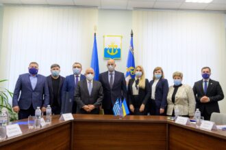Επισκέψη Δένδια στη Μαριούπολη | Επικοινωνία με Ουκρανό ΥΠΕΞ και στήριξη στους ομογενείς