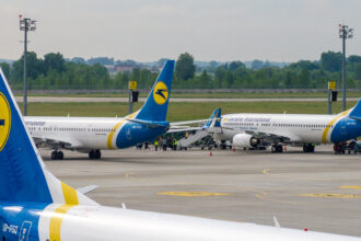 Υπό ρωσική επίθεση αεροδρόμιο έξω από το Κίεβο