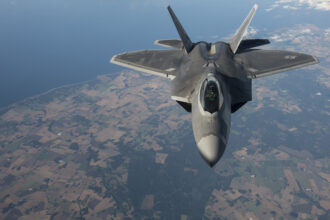 Οι ΗΠΑ ανέπτυξαν F-22 στα Ηνωμένα Αραβικά Εμιράτα
