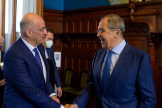 Θετική η συνάντηση Νίκου Δένδια με Λαβρόφ: «Ακούμε με προσοχή τις ρωσικές και Ευρωπαϊκές ανησυχίες»