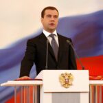 Αυστηρή προειδοποίηση Μεντβέντεφ για την τιμή του φυσικού αερίου με αφορμή τον Nord Stream 2