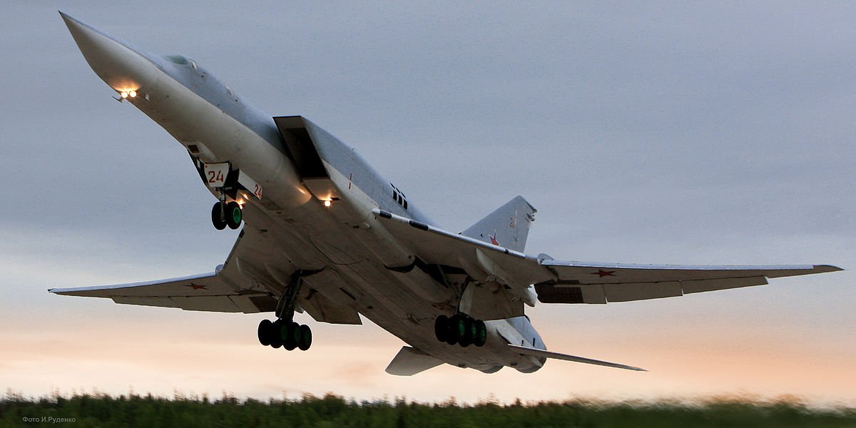 Δύο Tu-22m3 της ρωσικής πολεμικής αεροπορίας πάνω απο τη Λευκορωσία