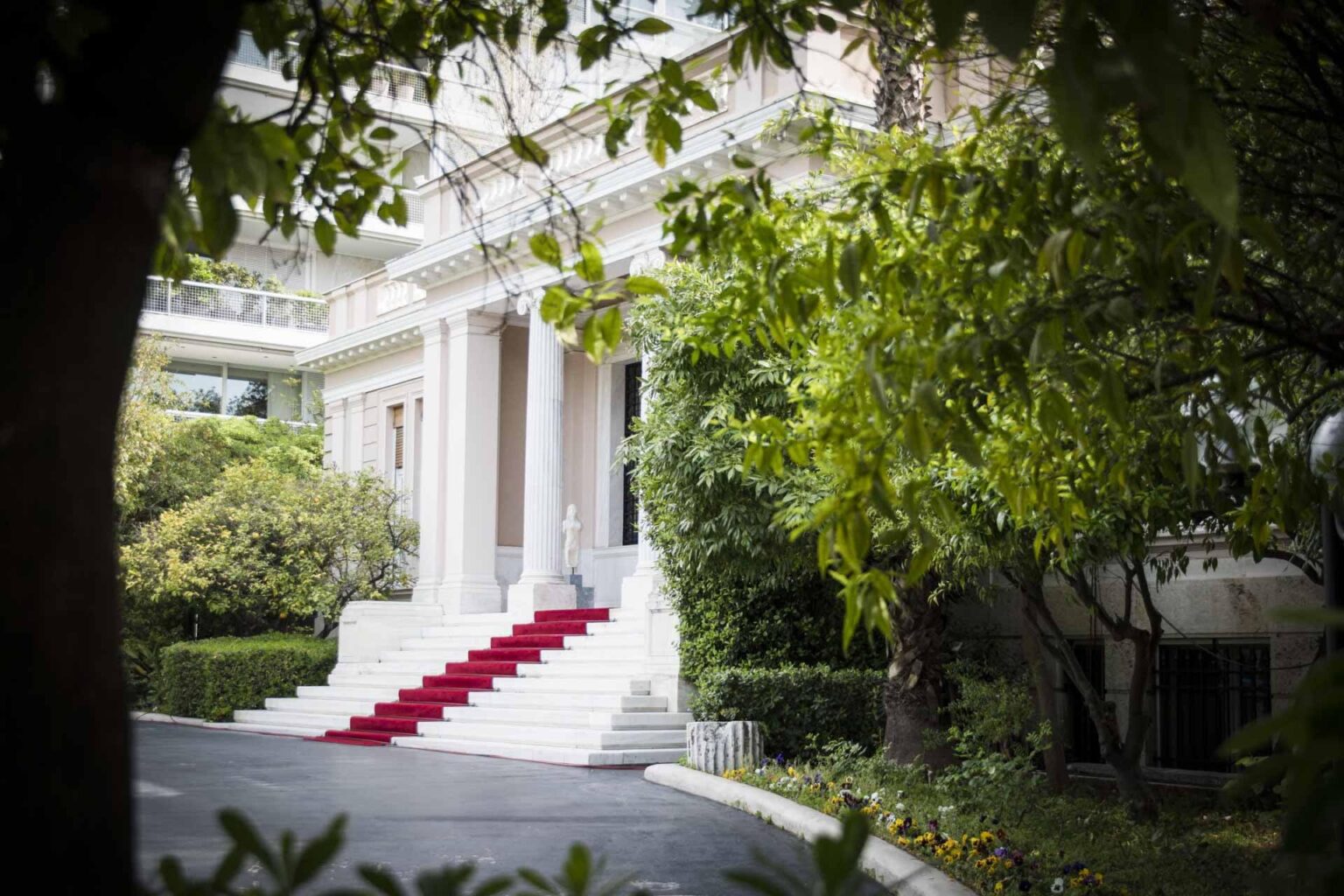 Αντέδρασε η Ελλάδα στην κίνηση του Πούτιν για την Ουκρανία