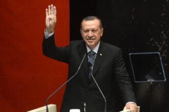 Προκλητικές δηλώσεις Τσελίκ και πιθανή συνάντηση Μητσοτάκη - Ερντογάν