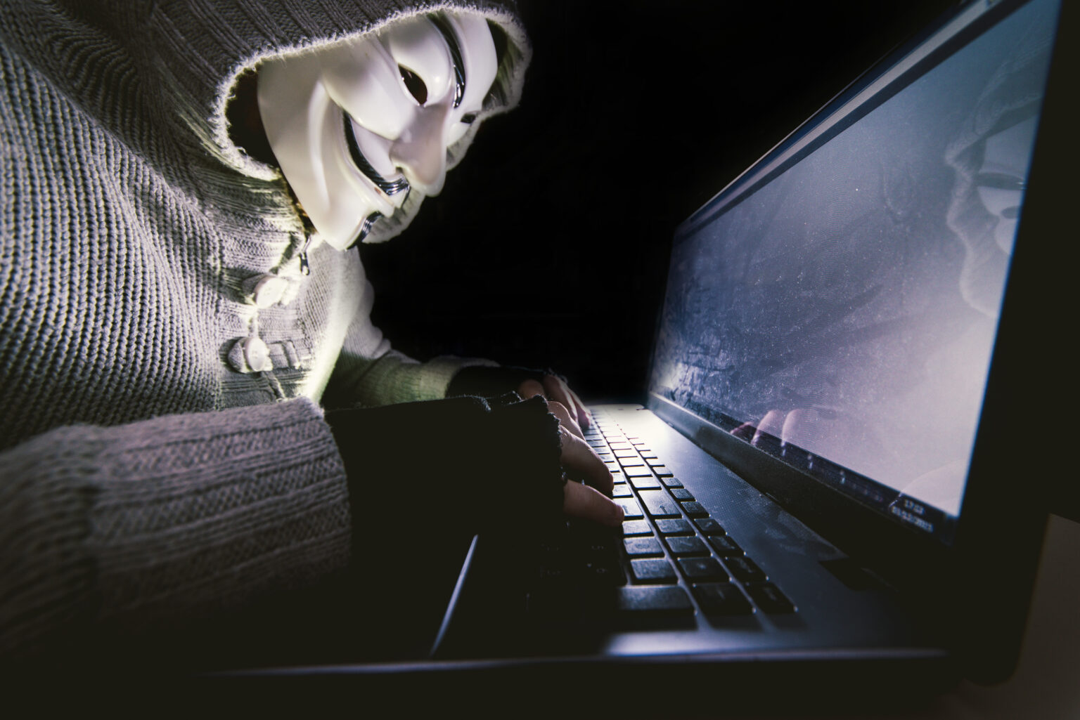 Anonymous: Τεράστια κυβερνοεπίθεση κατά της Ρωσίας