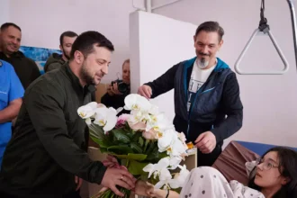 «Διαλέξτε πλευρά!» Αίτημα Ζελένσκι προς Ουγγαρία