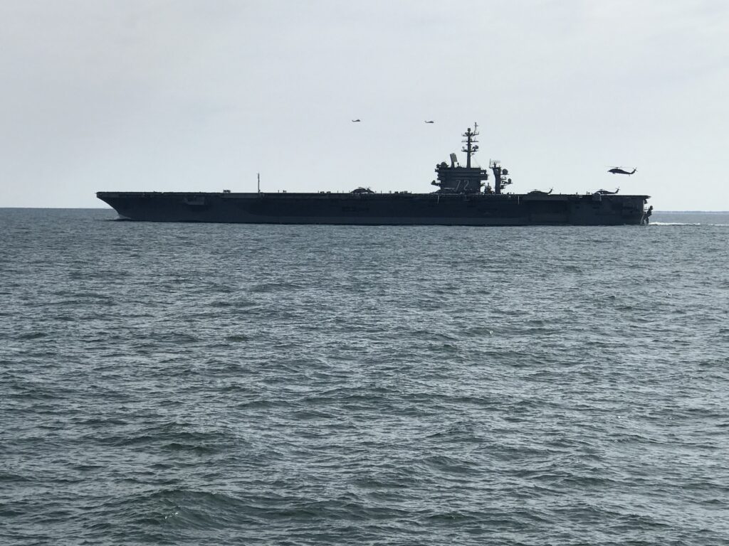 Μήνυμα ισχύος: H ομάδα κρούσης του USS Abraham Lincoln επιχειρεί ανοιχτά της κορεατικής χερσονήσου