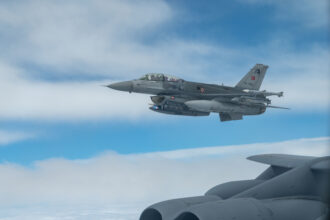 Νέες τουρκικές υπερπτήσεις πάνω από ελληνικά νησιά