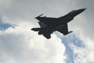 Αναβάθμιση και των F-16 Block 30: Τι απάντησε ο ΥΕΘΑ