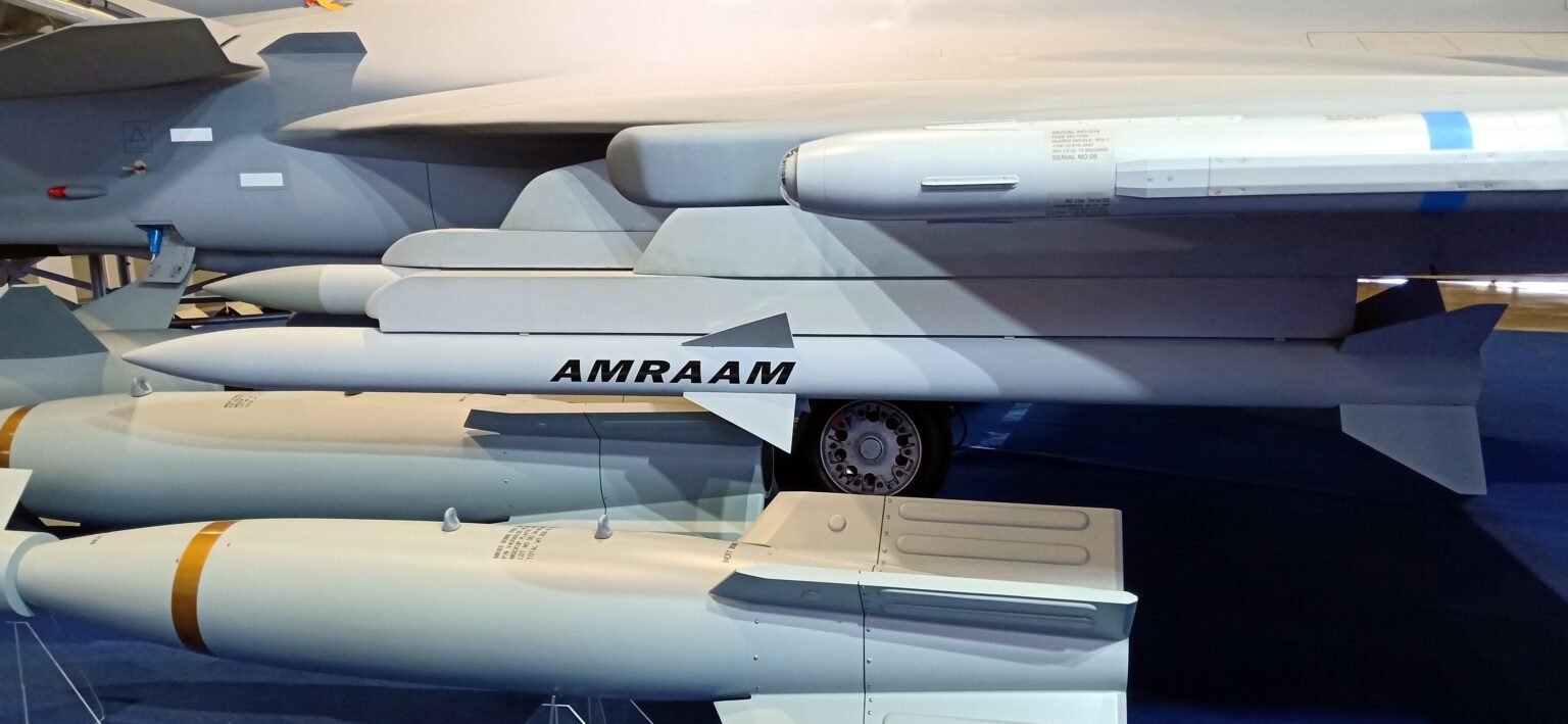 Η Ιαπωνία αγοράζει 150 AIM-120C-7/C-8 απο τις ΗΠΑ - NEMESIS HD