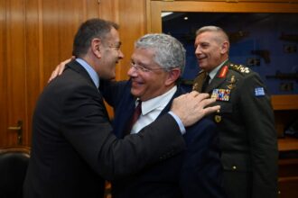 Επίσκεψη του Amir Eshel στο ΥΠΕΘΑ: «Τρέχουν» τα εξοπλιστικά προγράμματα για τα ισραηλινά όπλα