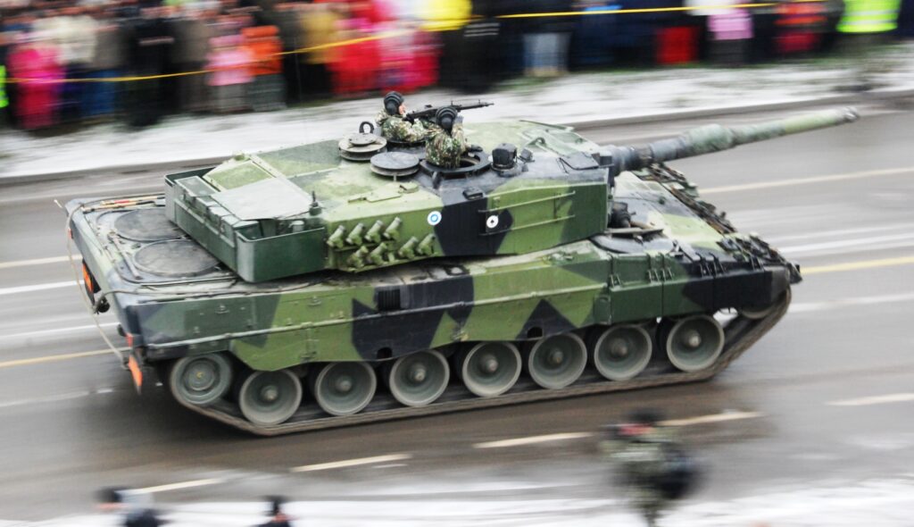 Τα Ουκρανικά Leopard 2 δέχονται για πρώτη φορά Ρωσικά πυρά και έχουμε την πρώτη επιβεβαιωμένη καταστροφή ενός [ΒΙΝΤΕΟ]
