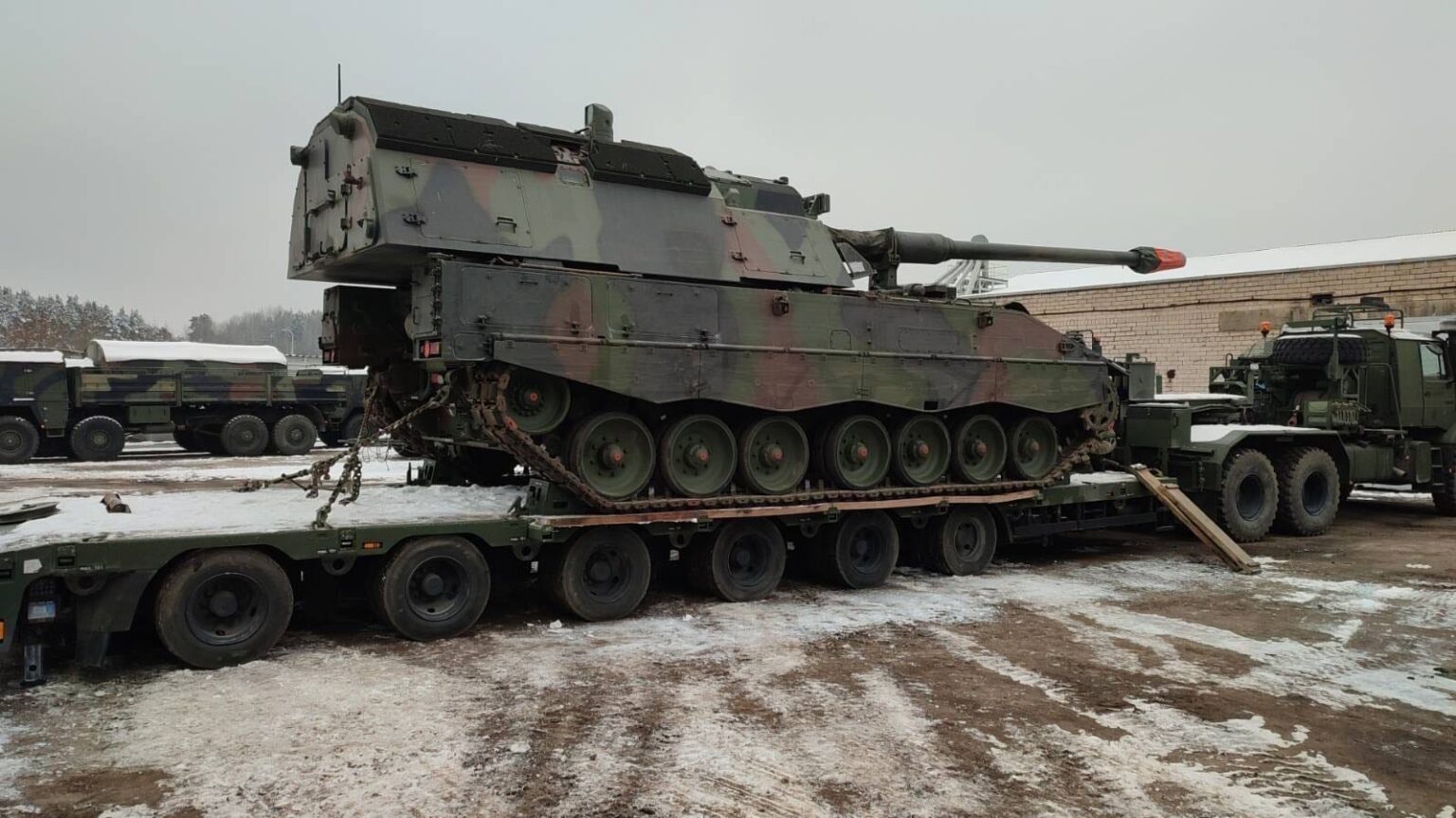 Επισκευασμένα πυροβόλα PzH-2000 παραδίδονται στον Ουκρανικό Στρατό - NEMESIS HD