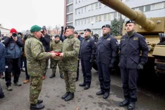 Η Γερμανία παρέδωσε το πρώτο Leopard 2A4 στην Σλοβακία