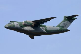 Στην Ελλάδα για δοκιμές το C-390 Millennium της Embraer - NEMESIS HD