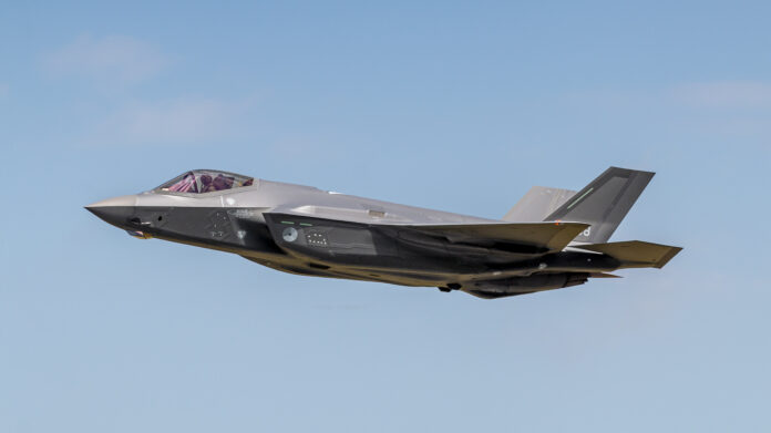 Υπάρχει σύγκριση μεταξύ F-35 και Rafale;
