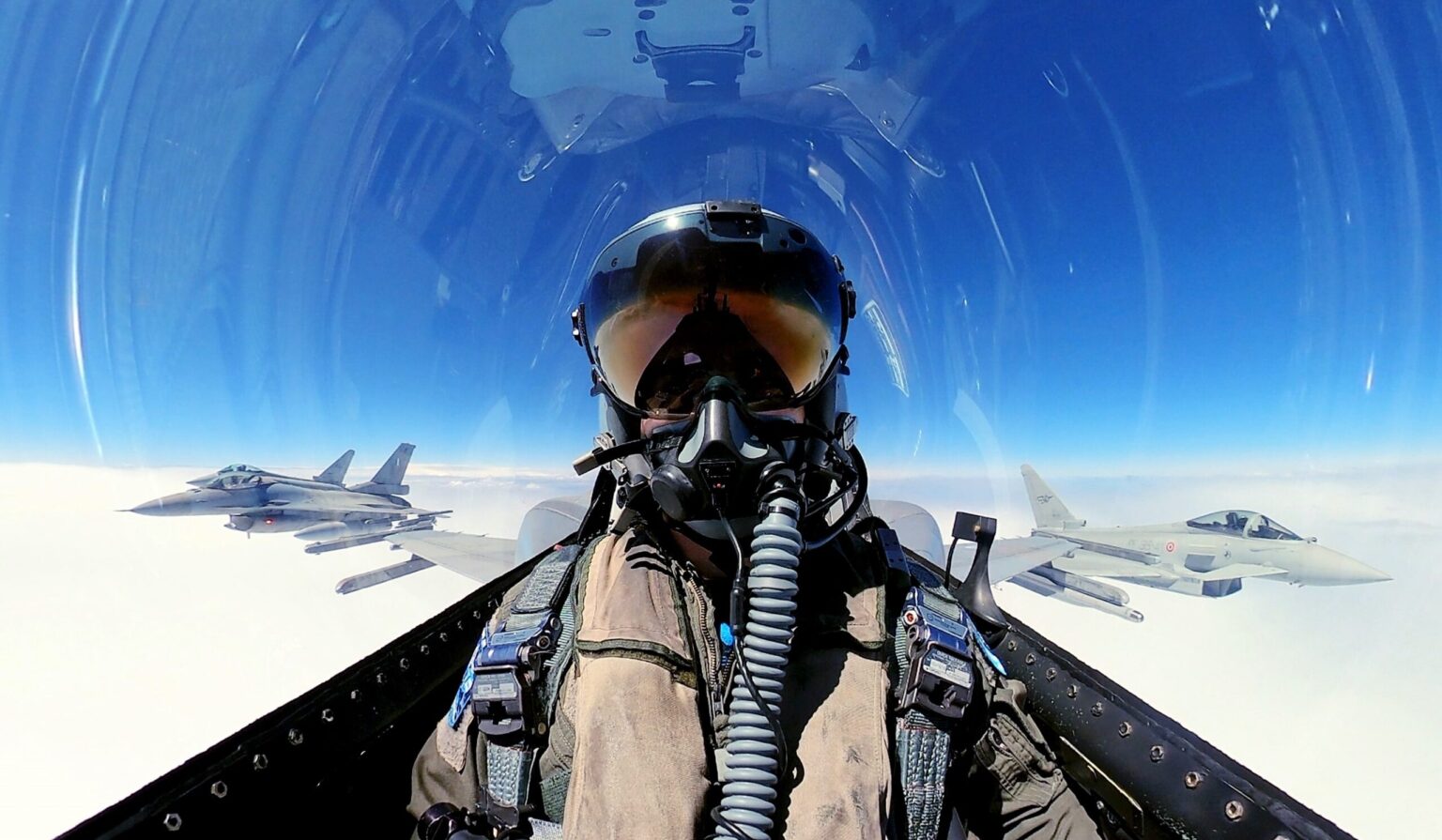 Una faccia «UNA RAZZA 01-23»: Ελληνικά F-16 με Ιταλικά EF-2000 σε DACT