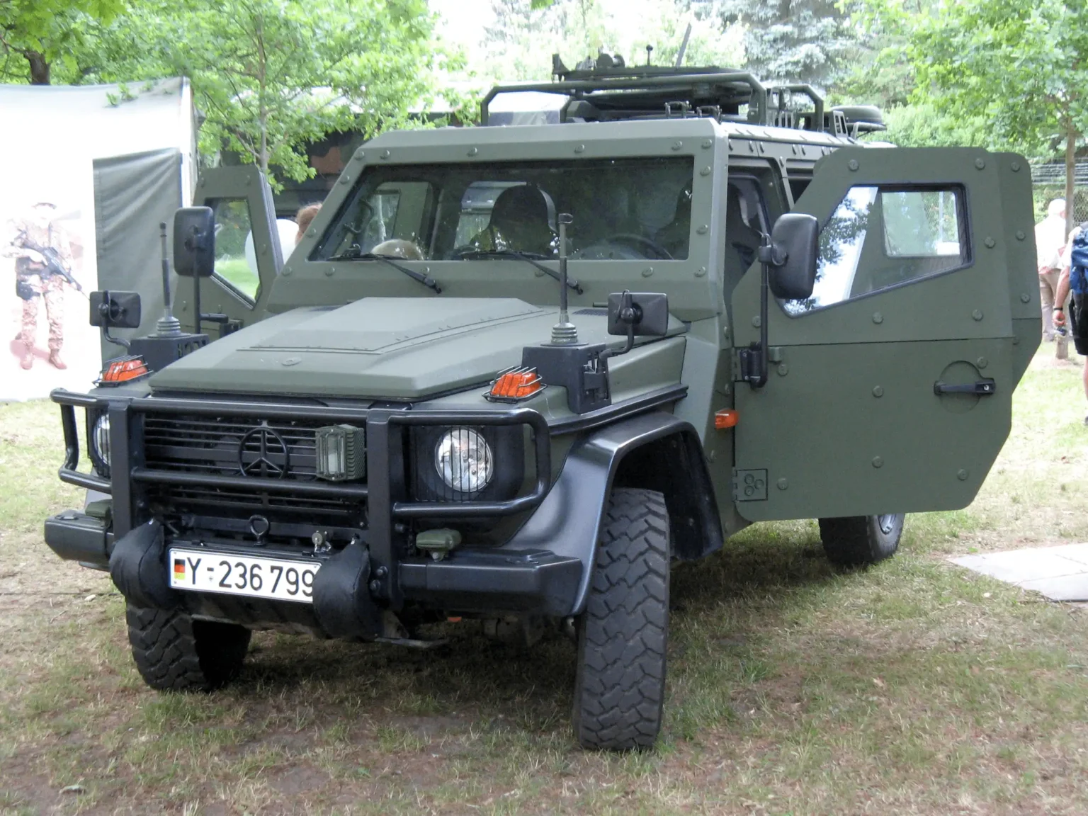 Mercedes-Benz: Παρουσίαση Unimog U5000 και G-class (LAPV) στην DEFEA 2023
