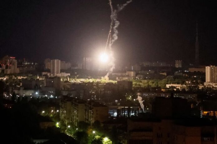 Η Ουκρανία αναφέρει επιτυχή αναχαίτιση μπαράζ από Kinzhal και η Ρωσία καταστροφή συστήματος PATRIOT - NEMESIS HD