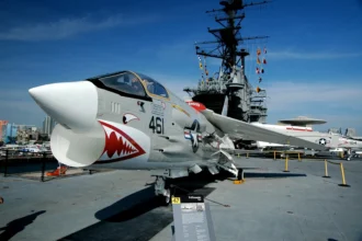 F-8 Crusader: Η ιστορία και οι δυνατότητες του μαχητικού