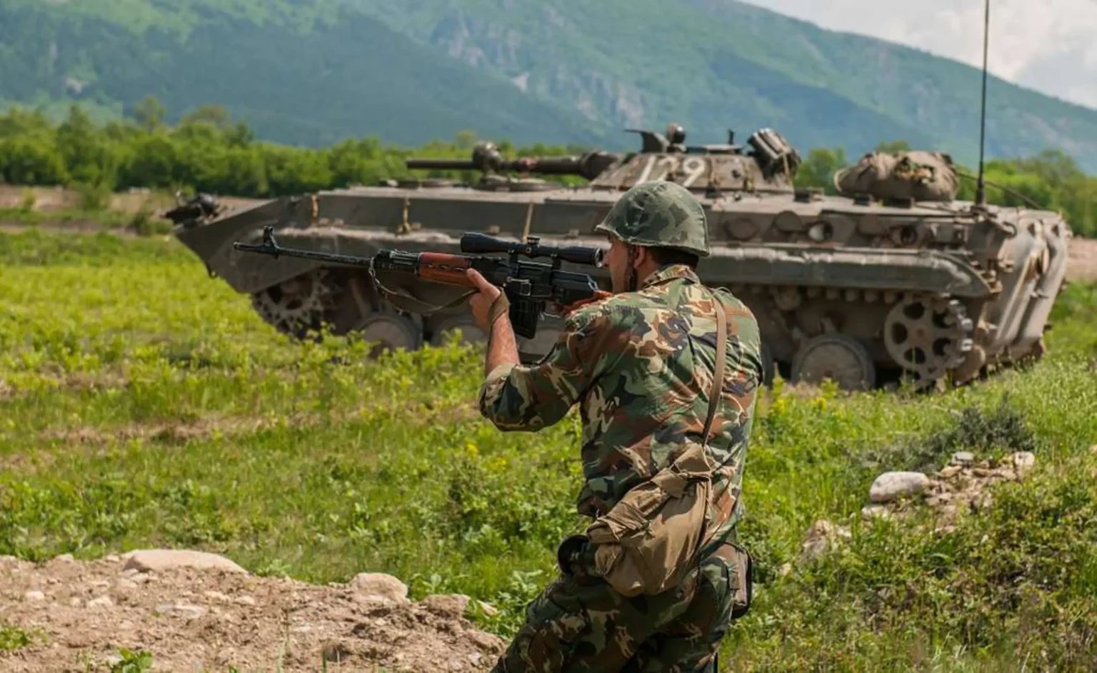 Σημαντική αλλαγή πολιτικής: Η Βουλγαρία στέλνει στρατιωτική βοήθεια στην Ουκρανία