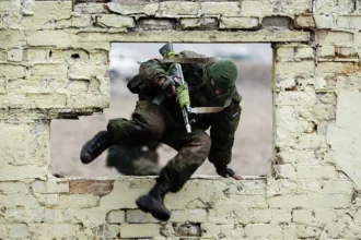 Ουκρανός Αντιστράτηγος: Οι Ρώσοι ψάχνουν επίμονα τρωτά σημεία σε δύο περιοχές της Ουκρανίας