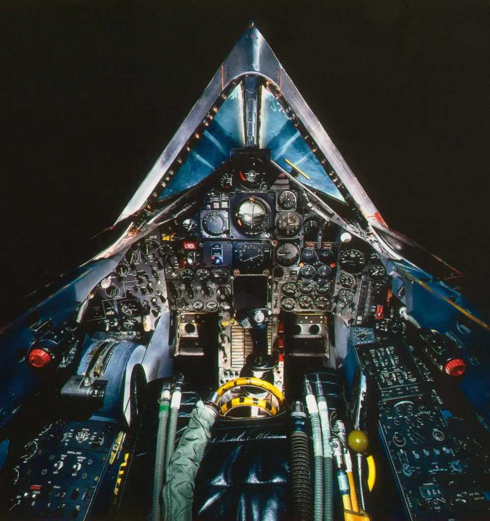 Πιλοτήριο SR-71 Blackbird: Το Mach 3+ «θαύμα» της Lockheed και του ψυχρού πολέμου - NEMESIS HD Stealth Αεροσκάφος