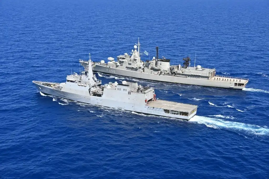 Πολεμικό Ναυτικό: Ινδία και Ελλάδα σε άσκηση PASSEX νότια της Κρήτης [+ΦΩΤΟ]
