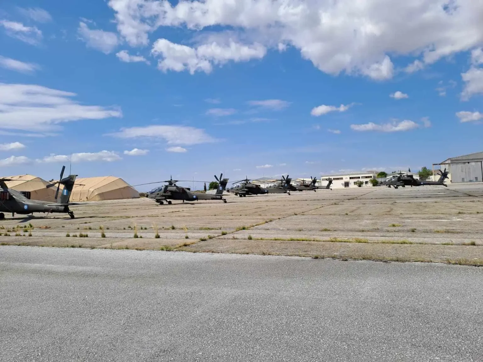 EΚΤΑΚΤΟ: Νέα απάντηση ΓΕΣ για τα ΑΗ-64 Apache και τις νέες φωτογραφίες από το Στεφανοβίκειο (1Η ΤΑΞΑΣ)