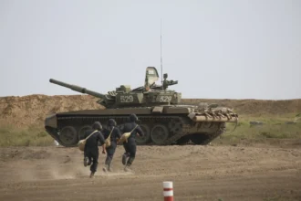 Στο στόχαστρο των Ρώσων το Κασνολιμάν: Επιθέσεις με T-90M και Su-25