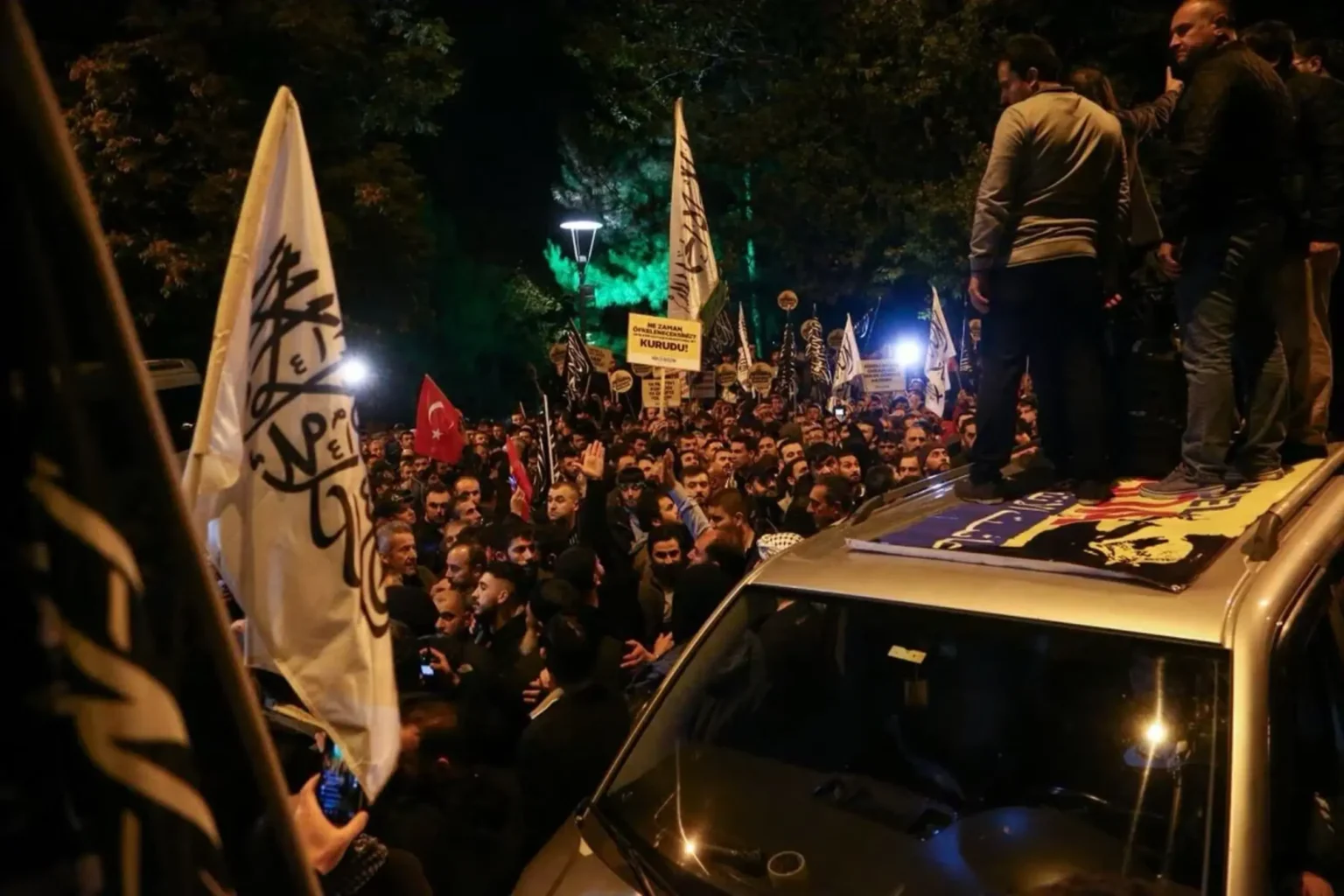 Η Τουρκία σίγουρη ότι το Ισραήλ χτύπησε το νοσοκομείο - Ταραχές σε όλη τη χώρα