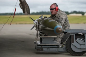 JDAM: Οι ικανότητες, οι εκδόσεις και η λειτουγρεία της βόμβας ακριβείας - NEMESIS HD