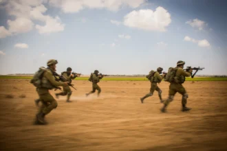 Αστικός πόλεμος στην Γάζα Ένα πεδίο μάχης στρατιωτικών δυνάμεων και πεποιθήσεων