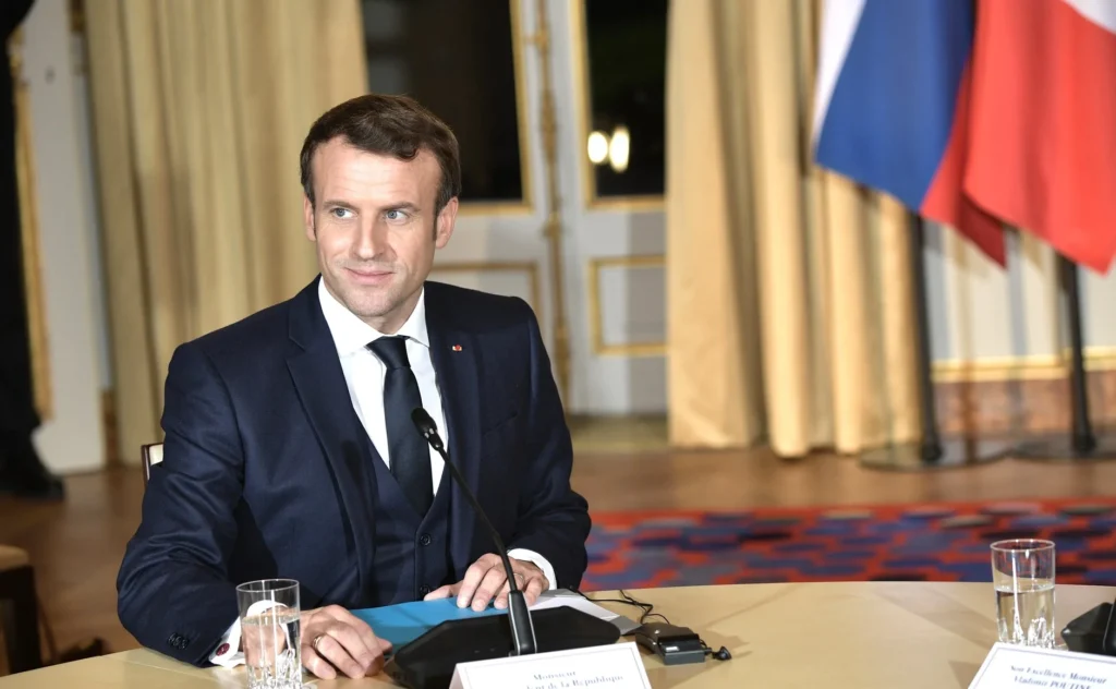 Μακρόν για Γάζα: «De facto - Το Ισραήλ βομβαρδίζει μωρά και γυναίκες» - Τι απαντά ο Νετανιάχου