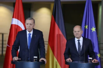 Μπαράζ επιθετικών δηλώσεων Ερντογάν μπροστά στον Γερμανό Καγκελάριο: Αιχμές για ολοκαύτωμα, Eurofighter, Ισραήλ, Γάζα και Ευρωπαϊκή ένωση