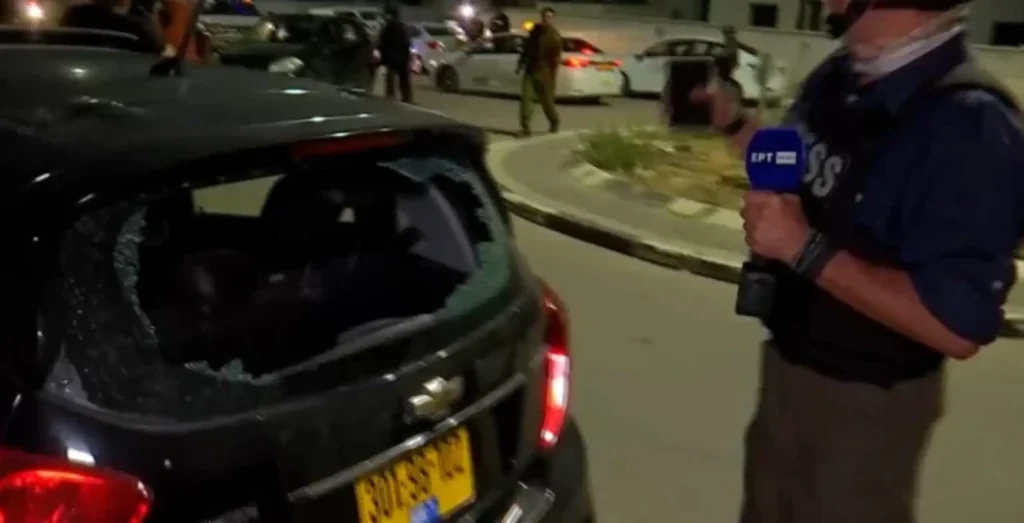 Σε μεγάλο κίνδυνο βρέθηκαν χθές Έλληνες δημοσιογράφοι από ρουκέτα της Χαμάς