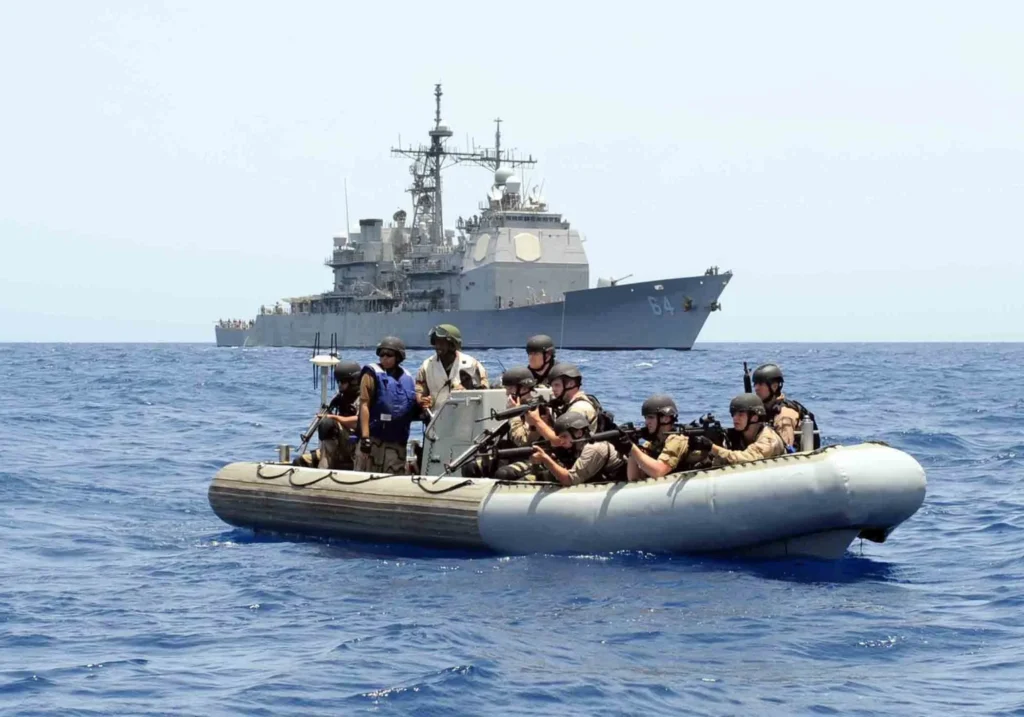 Το Αεροπλανοφόρο USS Eisenhower φεύγει από την Ερυθρά Θάλασσα ενώ οι Χούθι ισχυρίζονται ότι το έπληξαν - Έρχεται Σούδα