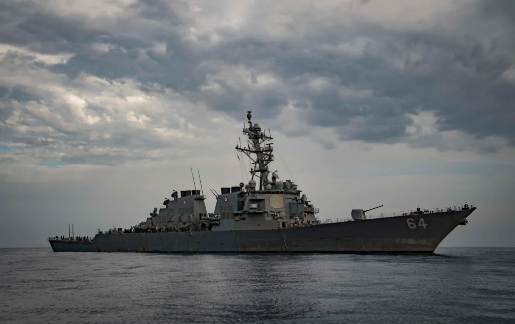 Κλιμάκωση: Το USS Carney κατέρριψε 14 Drones των Χούθι με κατεύθυνση το Ισραήλ