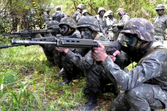 FN FAL: Το «θρυλικό» τυφέκιο μάχης του Ελληνικού Στρατού - NEMESIS HD