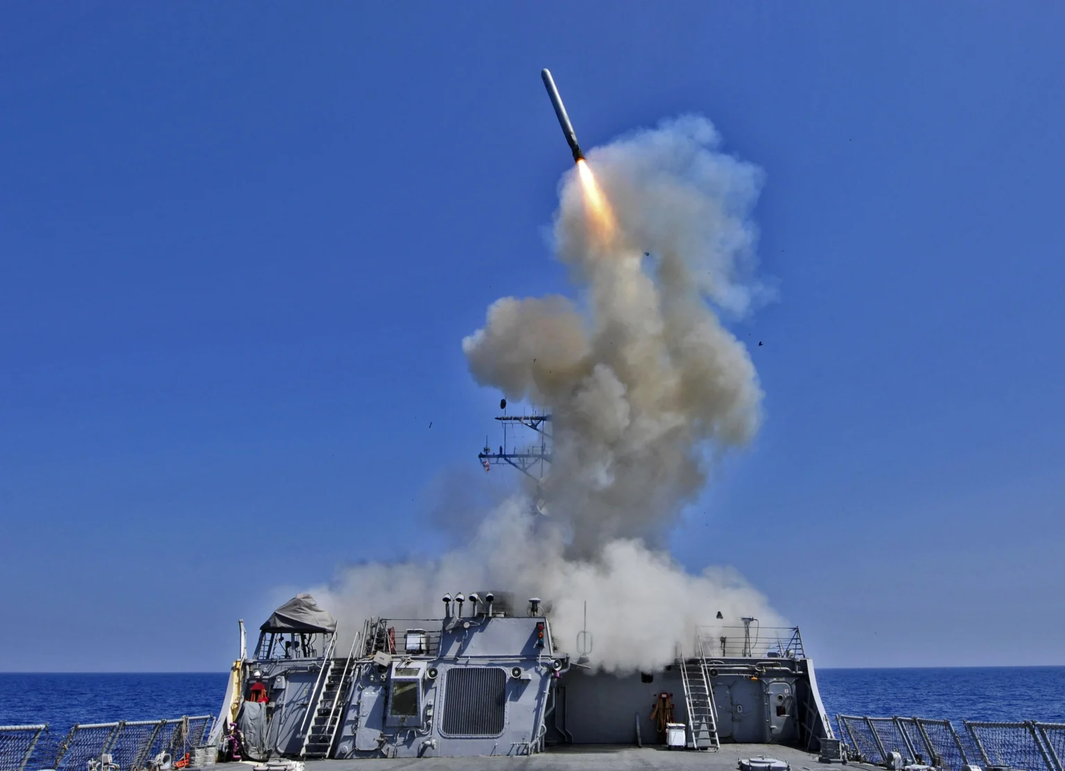 ΓΝΩΜΗ: Arsenal ships και μεγάλα USV για το Πολεμικό Ναυτικό