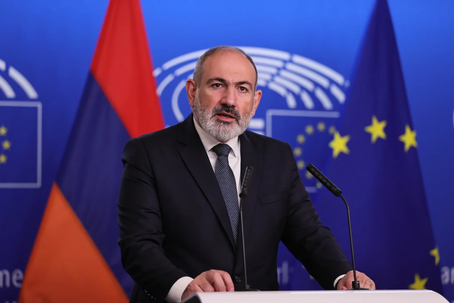 Πασινιάν: «Μπορεί να γίνει πόλεμος στο τέλος της εβδομάδας» - Τι δήλωσε ο Πρωθυπουργός της Αρμενίας για συμβιβασμό με το Αζερμπαϊτζάν