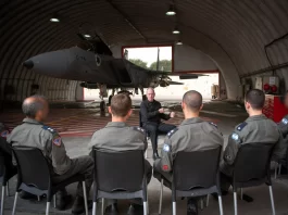 Υπουργός Άμυνας Ισραήλ σε πιλότους μαχητικών: «Οι αποστολές σας θα αυξηθούν - Έχετε πλήρη ελευθερία δράσης στη Μέση Ανατολή»
