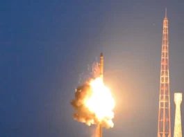 Η Ρωσία δοκίμασε διηπειρωτικό βαλλιστικό πύραυλο (ICBM) και προκάλεσε αναφορές για UFO σε Ιράκ και Ιράν