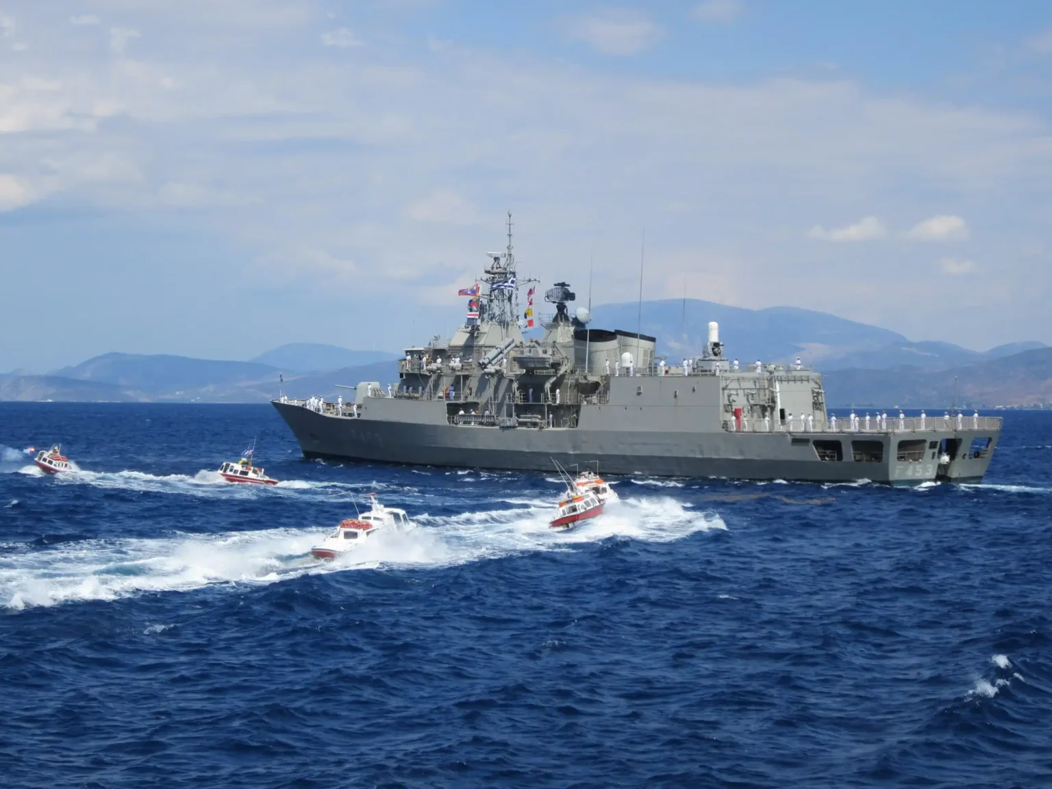 FMC Mk45 Mod2A: Το ναυτικό πυροβόλο της Φρεγάτας Ύδρας κατά των Χούθι σε ρόλο αεράμυνας - Η οικονομική λύση κατά ασύμμετρων απειλών