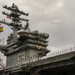 «Γλυκιά» απάντηση του USS Dwight D. Eisenhower στους Χούθι: Η Ξεκαρδιστική απάντηση του καπετάνιου στους ισχυρισμούς για πλήγμα στο αεροπλανοφόρο