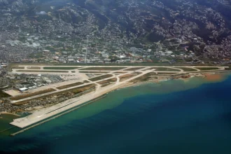 Καταγγελίες για όπλα της Χεζμπολάχ στο αεροδρόμιο της Βηρυτού: Ο Λίβανος αποκαλεί την αναφορά "γελοία", ανακοινώνει μήνυση